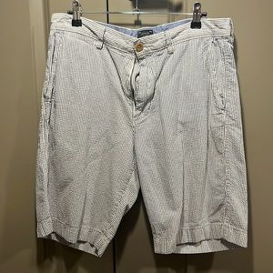 Men’s 32W J Crew Club shorts